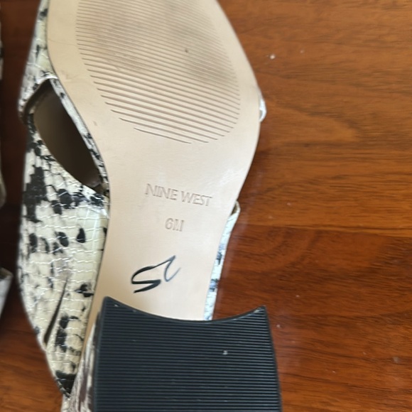 Shoes - Picture 2 of 3